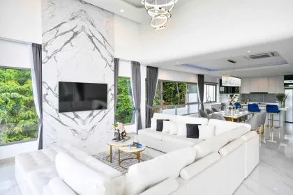 Villa de lujo moderna y tranquila con piscina de 4 dormitorios en Nai Harn