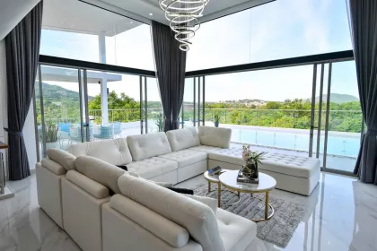 Villa de lujo moderna y tranquila con piscina de 4 dormitorios en Nai Harn