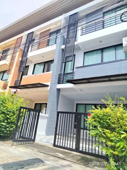 3-Bedroom, 3-Bathroom Townhome for Rent in Add Town, Phuket Town
