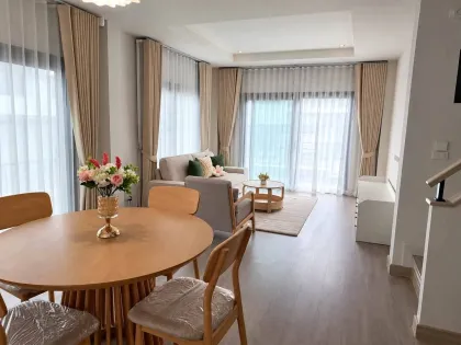 Supalai Lake Ville Villa mit 4 Schlafzimmern und Bergblick
