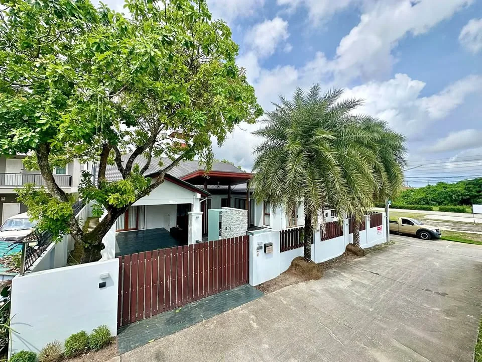 Villa de lujo de 4 dormitorios con piscina en Koh Kaew, Phuket