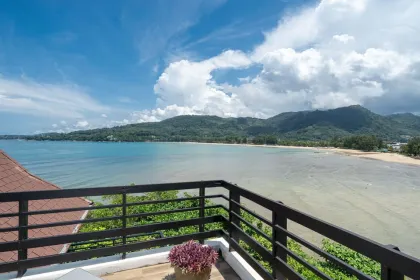 Vast Beachfront Villa with Private Pool & Sauna in Kamala