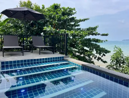 Vast Beachfront Villa with Private Pool & Sauna in Kamala