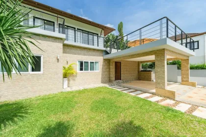 Villa privada con piscina, 3 habitaciones y 4 baños en alquiler en Rawai