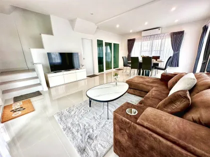 Supalai Lake Ville Villa mit 3 Schlafzimmern und 2 Bädern zur Miete