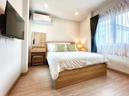 Supalai Lake Ville Villa mit 3 Schlafzimmern und 2 Bädern zur Miete