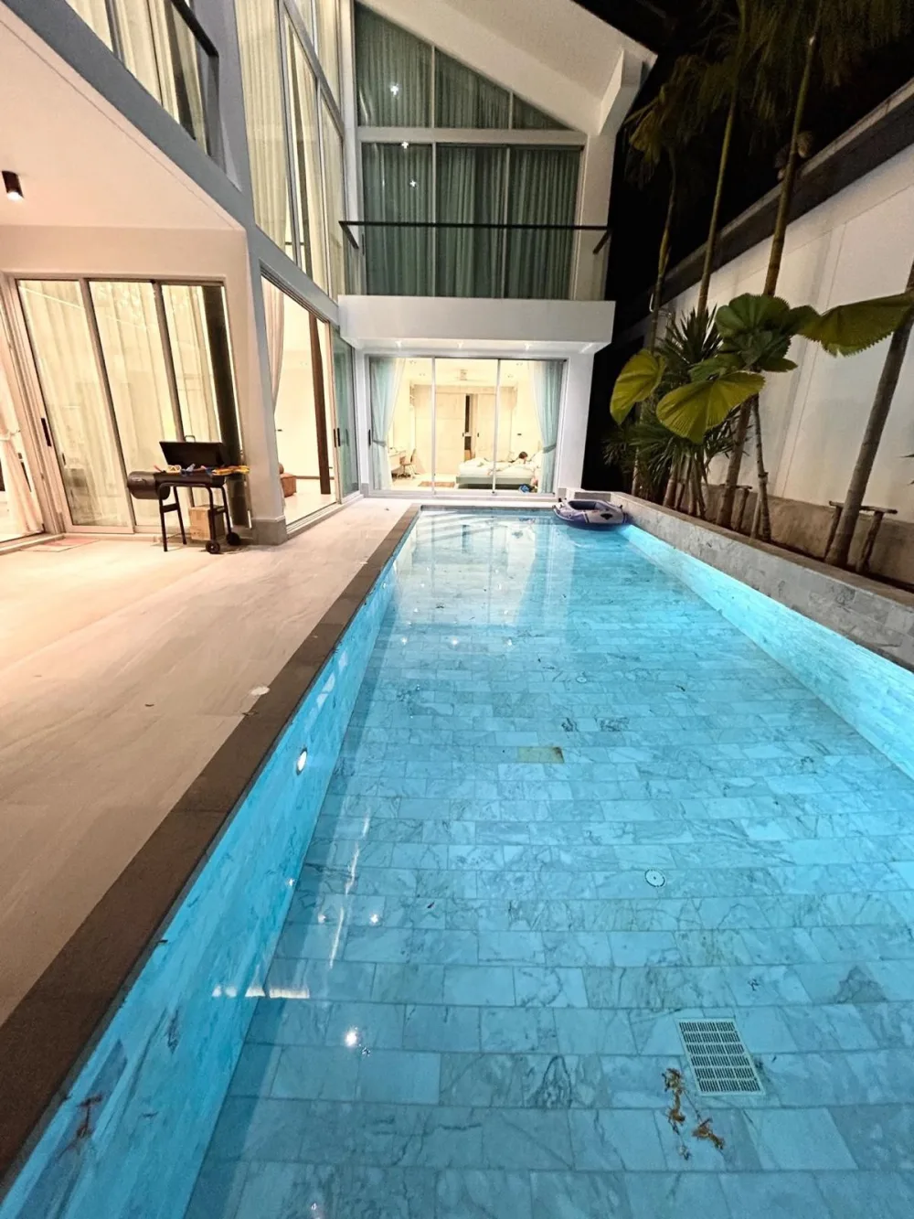 Großzügige 4-Schlafzimmer Poolvilla in Bang Tao