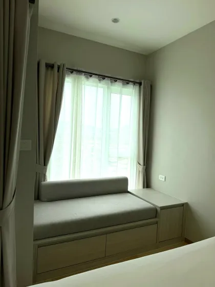The Title Serenity C618 — 1-Zimmer-Apartment mit Balkon und Hügelblick