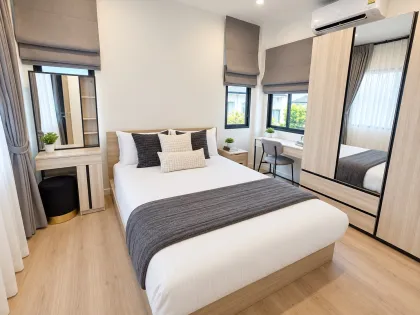 Maison neuve 4 chambres à Crown Estate, Koh Kaew