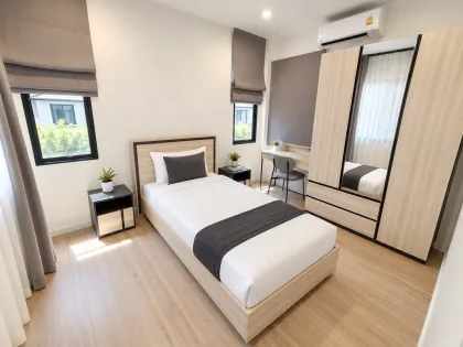 Maison neuve 4 chambres à Crown Estate, Koh Kaew