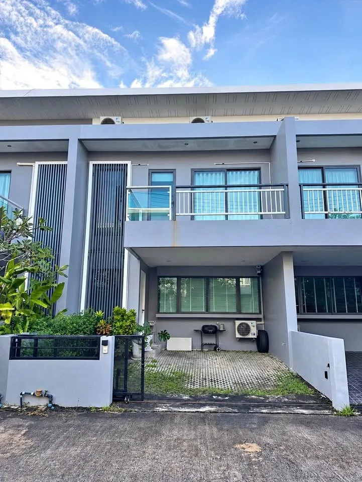 Moderno Adosado de 3 Habitaciones en Alquiler en East Bangtao Ville