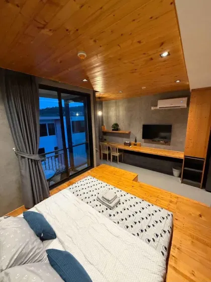 Condo style loft 1 chambre 1 salle de bain proche plage de Nai Harn