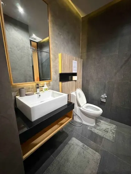 Condo style loft 1 chambre 1 salle de bain proche plage de Nai Harn