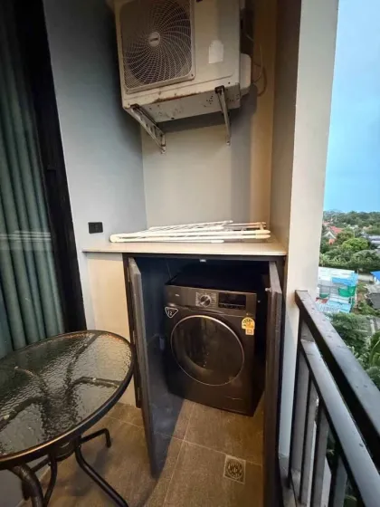 Condo style loft 1 chambre 1 salle de bain proche plage de Nai Harn