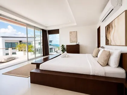 Haustierfreundliches 4-Zimmer, 5-Badezimmer Reihenhaus in Sai Yuan, Rawai