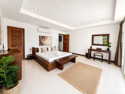 Haustierfreundliches 4-Zimmer, 5-Badezimmer Reihenhaus in Sai Yuan, Rawai