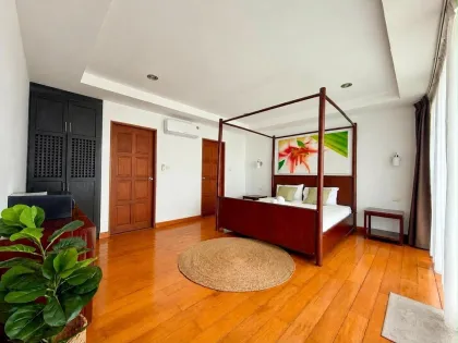 Haustierfreundliches 4-Zimmer, 5-Badezimmer Reihenhaus in Sai Yuan, Rawai