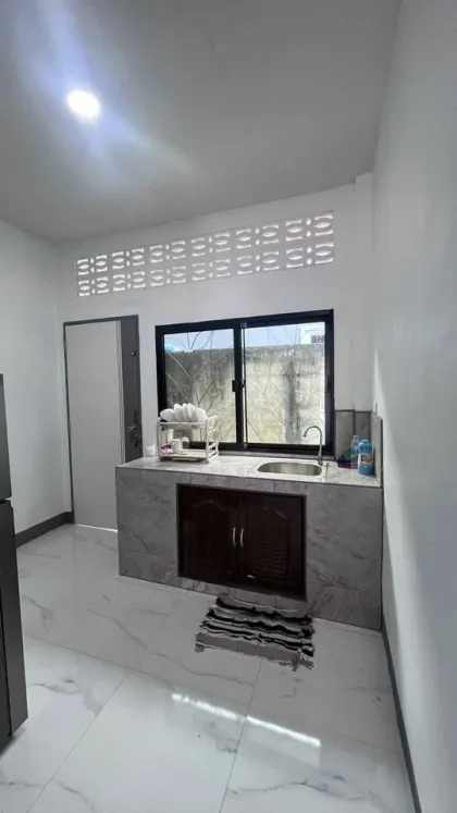 Casa de un piso con 2 dormitorios y 1 baño en alquiler en Rawai