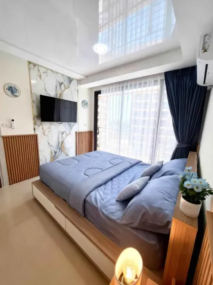 คอนโดมุม 1 ห้องนอน วิวสระว่ายน้ำ ใกล้ชายหาดไม้ขาว