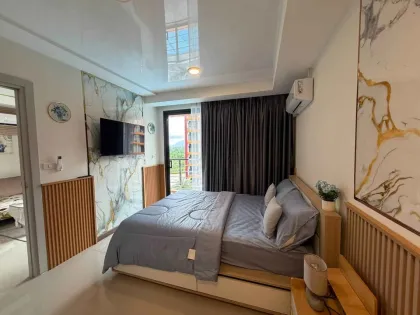 คอนโดมุม 1 ห้องนอน วิวสระว่ายน้ำ ใกล้ชายหาดไม้ขาว