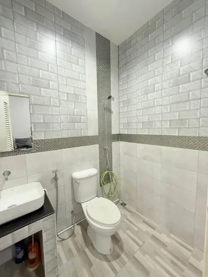 คอนโด 2 ห้องนอน 2 ห้องน้ำ ที่ The Rich Nayai ในฉลอง ภูเก็ต