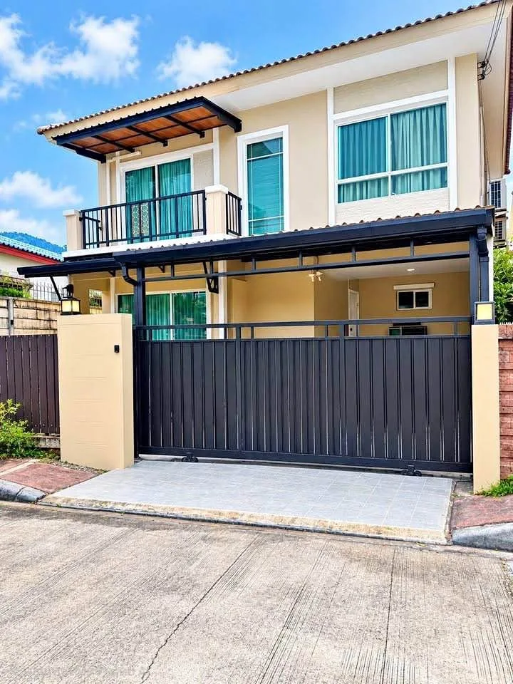 Villa 3 Chambres, 2 Salles de Bain à Louer à Passorn Village, Kathu-Patong