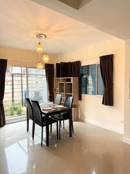 Villa 3 Chambres, 2 Salles de Bain à Louer à Passorn Village, Kathu-Patong