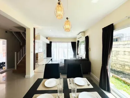 Villa 3 Chambres, 2 Salles de Bain à Louer à Passorn Village, Kathu-Patong