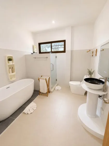 Moderne Bali-Stil Privatpool Villa zur Miete in Cherngtalay