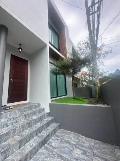 บ้านให้เช่า 2 ห้องนอน 2 ห้องน้ำ หมู่บ้านใบไม้ หลังรพ.กรุงเทพ ภูเก็ต