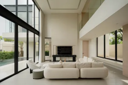 Villa Privée Spacieuse de 4 Chambres avec Piscine à Chalong