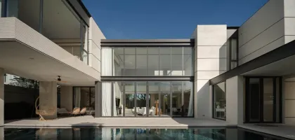 Villa Privée Spacieuse de 4 Chambres avec Piscine à Chalong