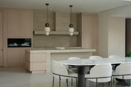 Villa Privée Spacieuse de 4 Chambres avec Piscine à Chalong
