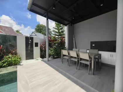 Villa de esquina con piscina nueva en alquiler en Thalang, Phuket