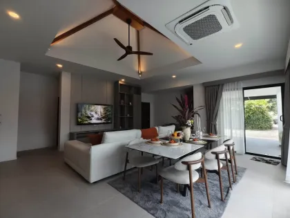 Villa de esquina con piscina nueva en alquiler en Thalang, Phuket
