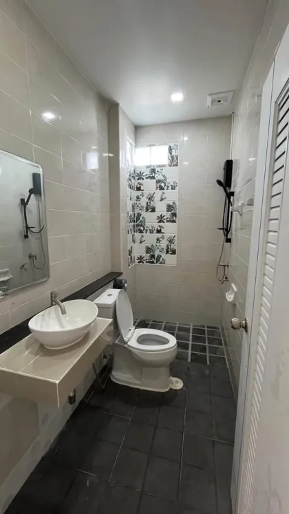 Villa de 3 dormitorios y 2 baños en alquiler en Srisuchat 5, Rawai