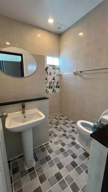 Villa de 3 dormitorios y 2 baños en alquiler en Srisuchat 5, Rawai