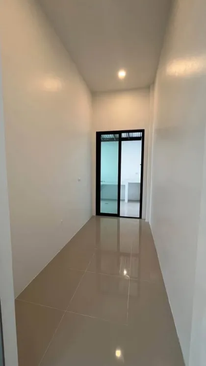 Villa de 3 dormitorios y 2 baños en alquiler en Srisuchat 5, Rawai