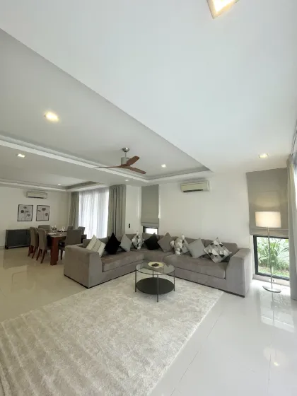 Laguna Park1 Villa – 4 Schlafzimmer, 5 Bäder zur Miete