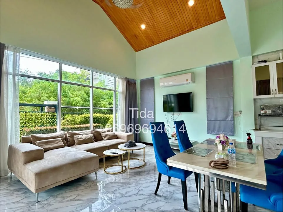 Moderna villa con piscina, 2 habitaciones, 2 baños y azotea en Saiyuan, Rawai