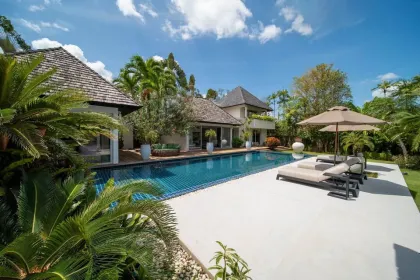 Ultra-Luxus 5-Schlafzimmer Gartenpool-Villa in Layan