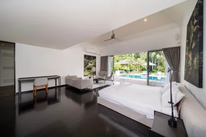Ultra-Luxus 5-Schlafzimmer Gartenpool-Villa in Layan