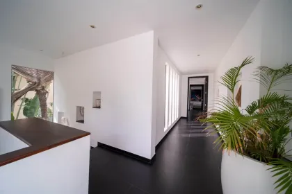 Ultra-Luxus 5-Schlafzimmer Gartenpool-Villa in Layan