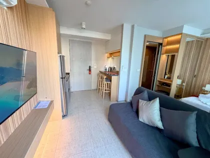 Renovierte 1-Zimmer Wohnung mit 1 Bad in 6th Avenue Surin