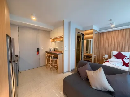 Renovierte 1-Zimmer Wohnung mit 1 Bad in 6th Avenue Surin