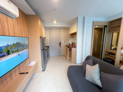 Renovierte 1-Zimmer Wohnung mit 1 Bad in 6th Avenue Surin