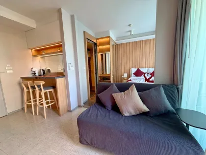 Renovierte 1-Zimmer Wohnung mit 1 Bad in 6th Avenue Surin