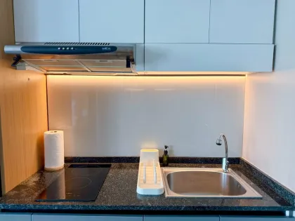 Renovierte 1-Zimmer Wohnung mit 1 Bad in 6th Avenue Surin