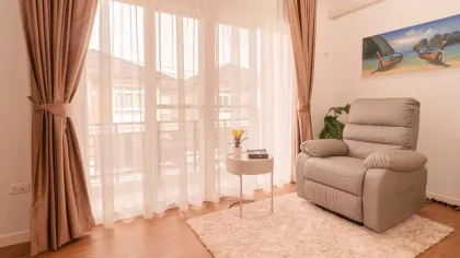 4 Beds 3 Baths Villa for Rent in Mana Kathu Lake, Phuket Town