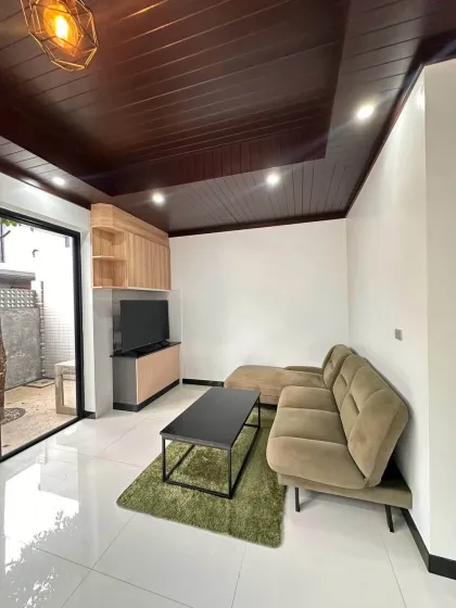 Thalang Private Pool Villa: 3 Bedrooms, 5 Bathrooms for Rent